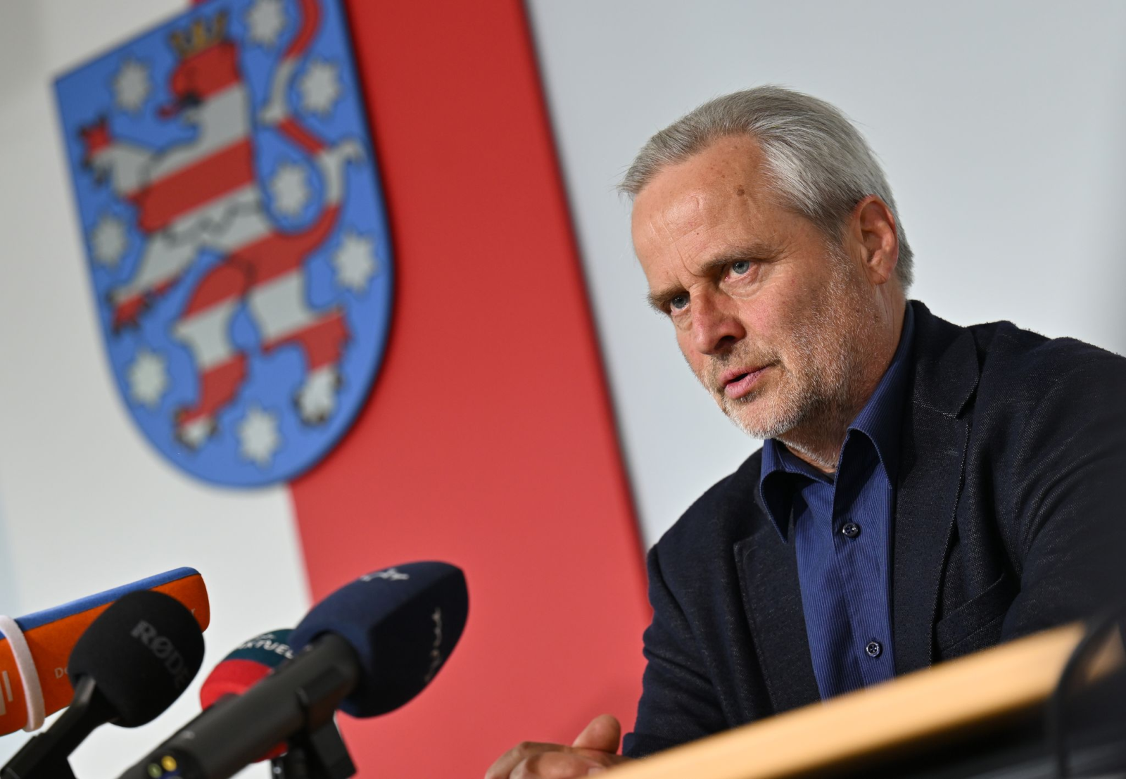 Thüringens BSW-Fraktionschef Frank Augsten würde ein Gespräch mit dem AfD-Fraktionsvorsitzenden Björn Höcke nicht ablehnen.  , © Martin Schutt/dpa