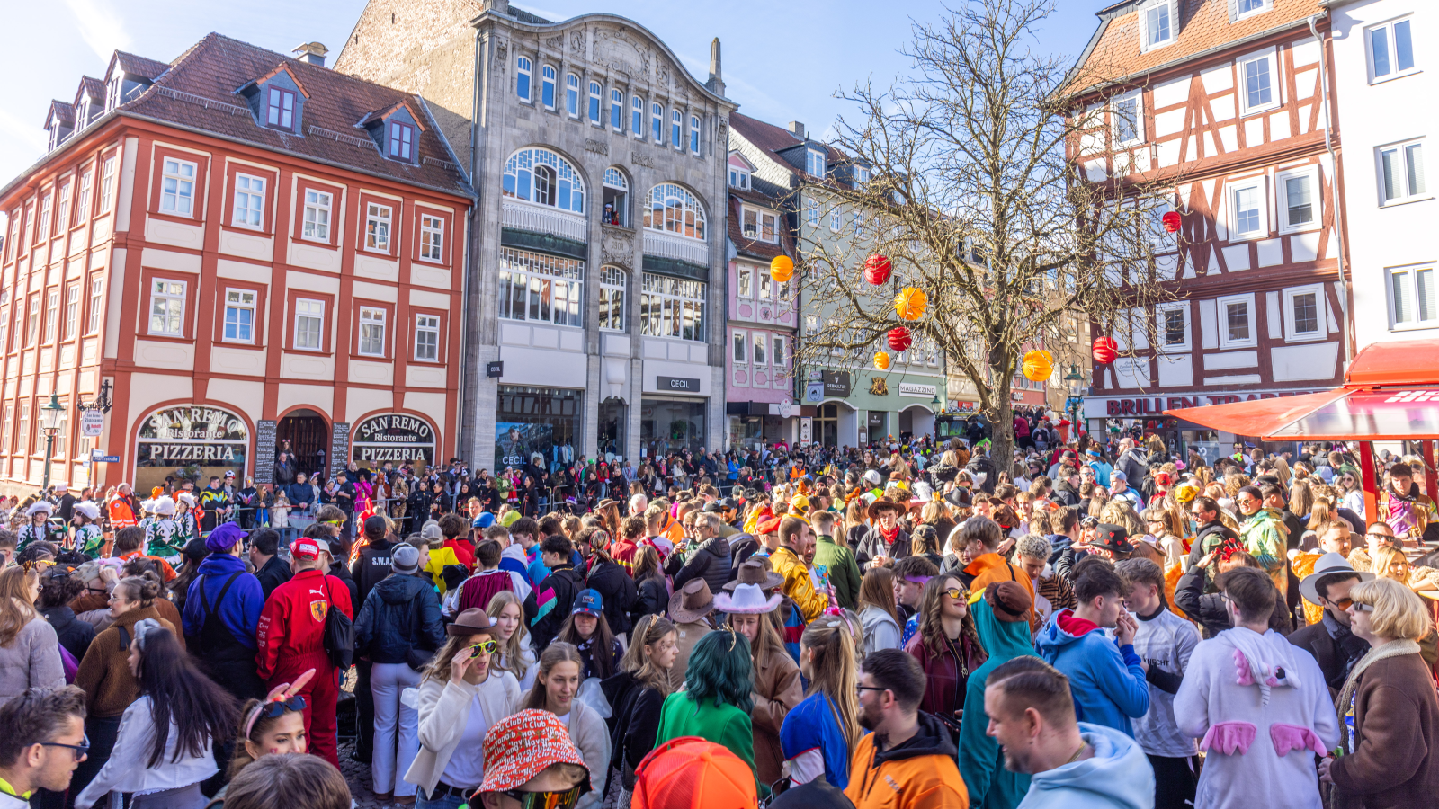 Hessen'de Bugünkü Fastnacht Geçit Törenleri, © Christian Lademann/dpa