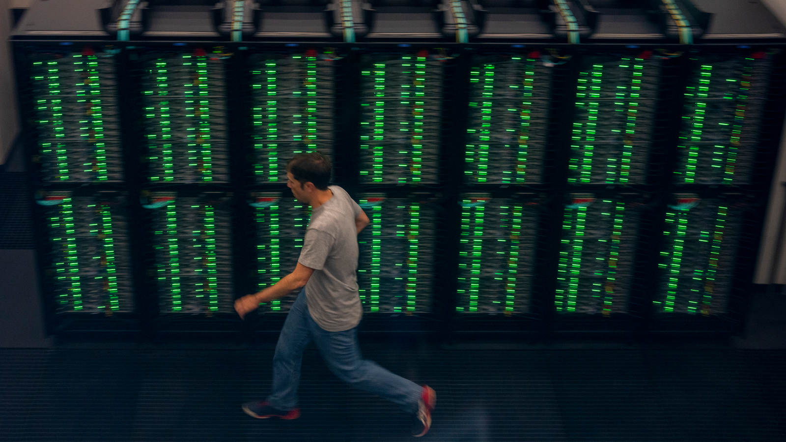 Netzwerk öffnet benachteiligten Regionen Zugang zu KI-Infrastruktur, © Keystone / AP / Emilo Morenatti / Symbolbild