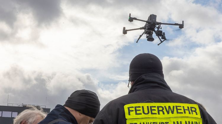 Frankfurt İtfaiyesi Drone Filosunu Yeniledi!, © dpa