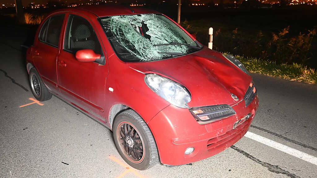 Kollision zwischen Auto und Velofahrer in Haag, © Kantonspolizei St. Gallen Kollision zwischen Auto und Velofahrer in Haag, © Kantonspolizei St. Gallen