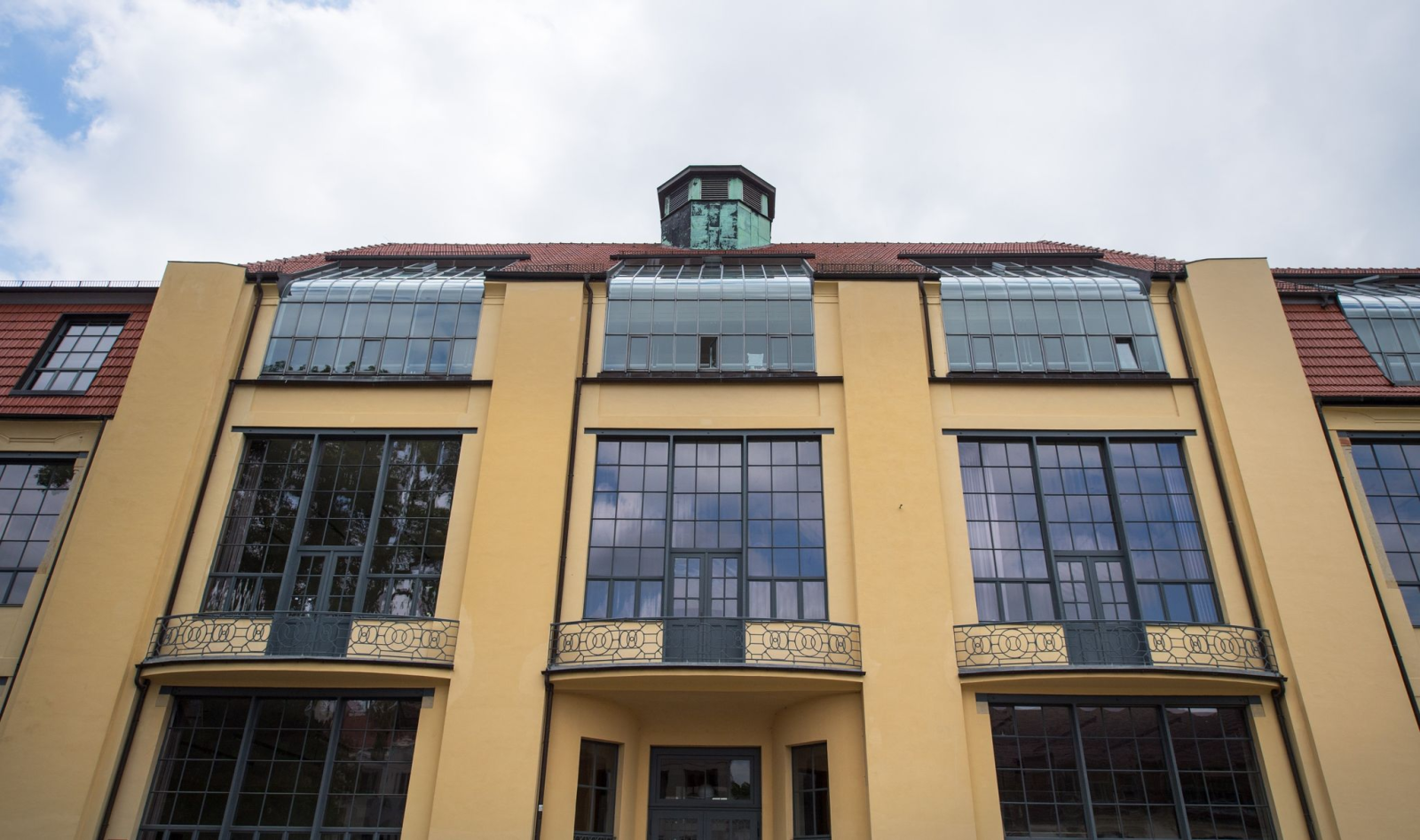 Blick auf das Hauptgebäude der Weimarer Bauhaus-Universität.