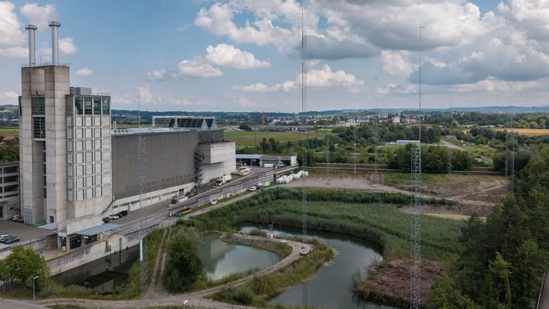 © Die neue KVA soll rechts neben der bestehenden Anlage gebaut werden. Bildquelle: KVA Thurgau © Die neue KVA soll rechts neben der bestehenden Anlage gebaut werden. Bildquelle: KVA Thurgau