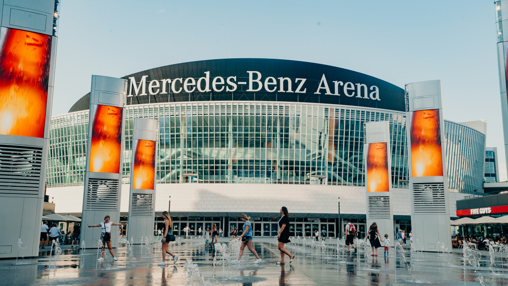 Mercedes Benz Arena Uber Arena oluyor!, © Shutterstock