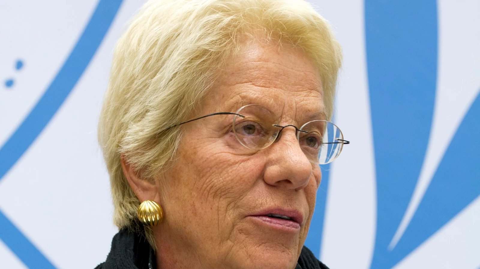 Del Ponte hebt den Mahnfinger, © Keystone/SDA Del Ponte hebt den Mahnfinger, © Keystone/SDA