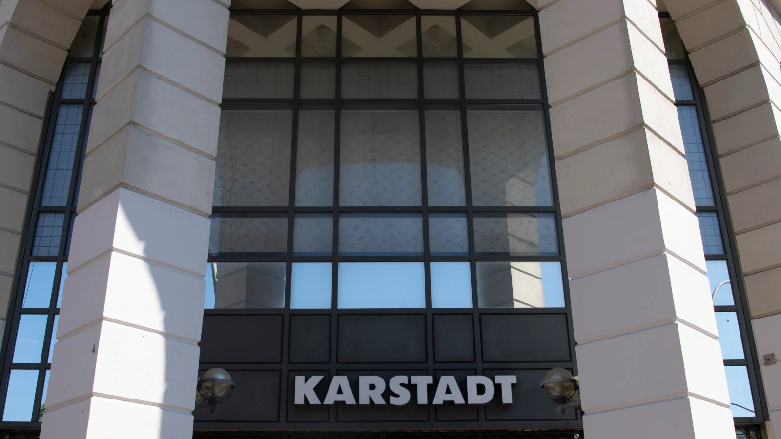 Berlin’deki 3 Karstadt-Kaufhof Mağazası Kapanıyor!, © dpa Berlin’deki 3 Karstadt-Kaufhof Mağazası Kapanıyor!, © dpa