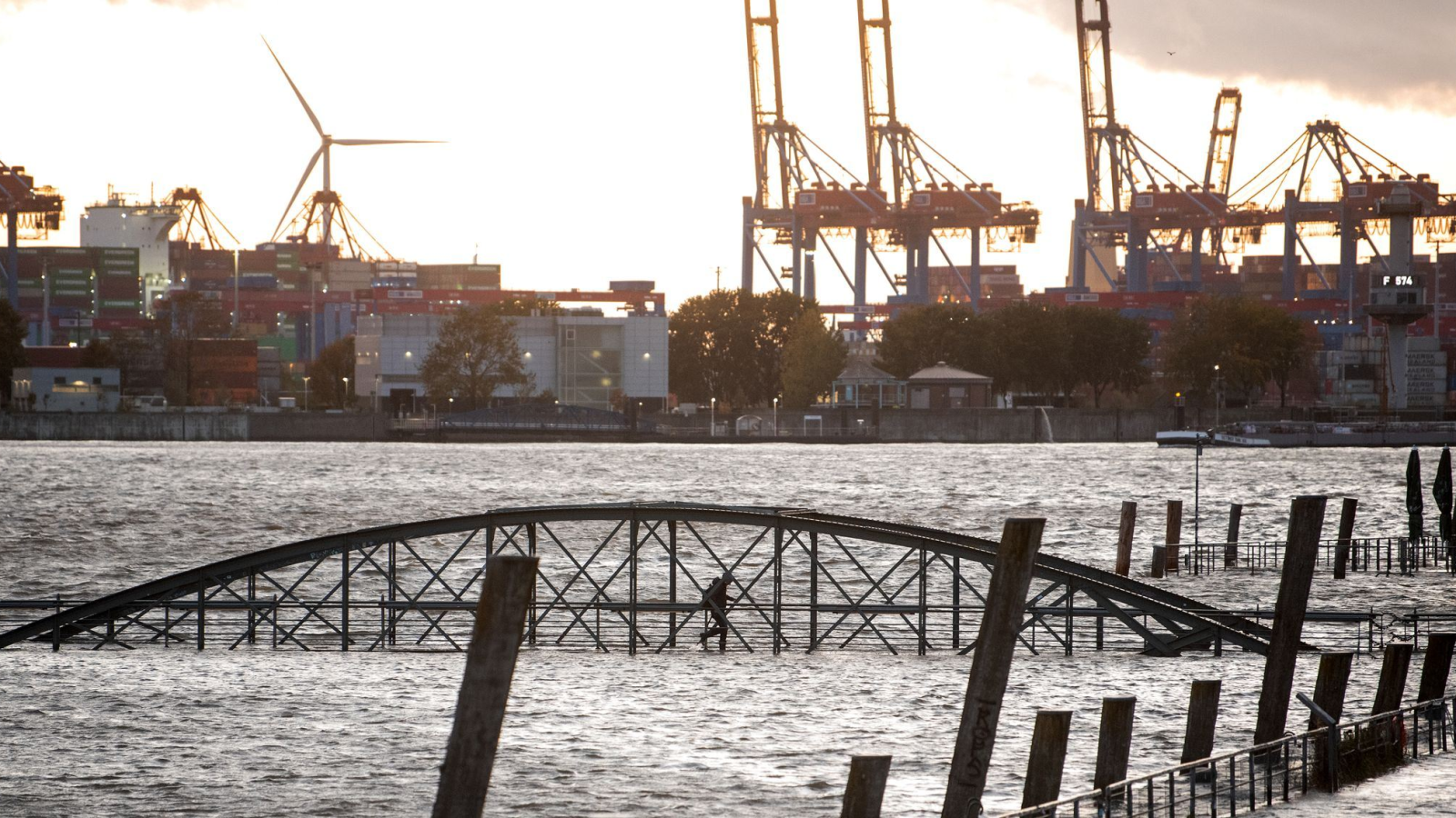 Kuzey Almanya’da Su Baskını Uyarısı! , © dpa