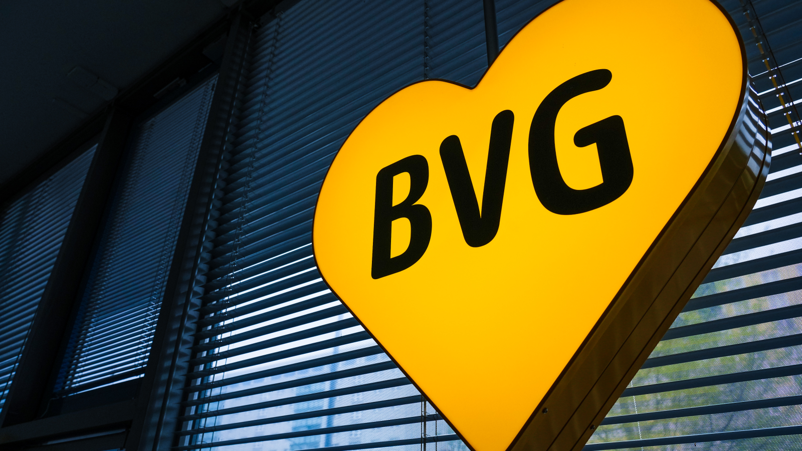 BVG: 2025 Yılında Yolcuları Bekleyen Zorluklar ve Yenilikler, © Soeren Stache/dpa