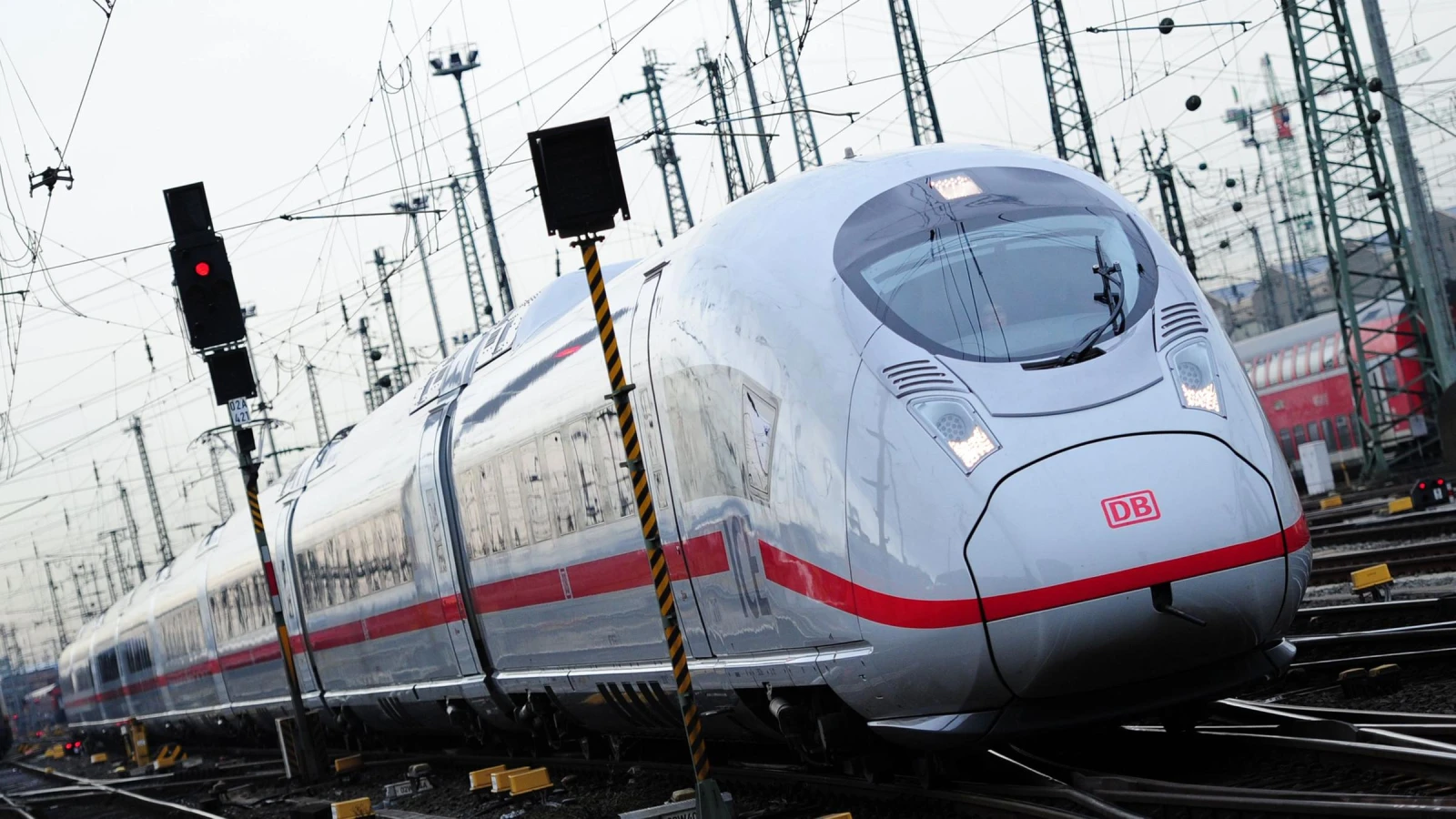 Giessen´le Marburg arasında tren seferleri durdu!, © shutterstock Giessen´le Marburg arasında tren seferleri durdu!, © shutterstock