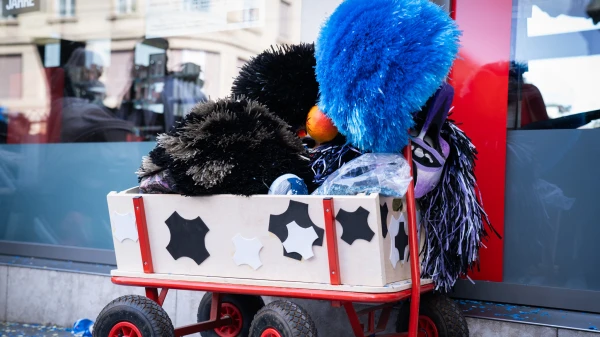 Die Rettung für kaputte Larve oder Goschdyym, © Radio Basilisk Die Rettung für kaputte Larve oder Goschdyym, © Radio Basilisk