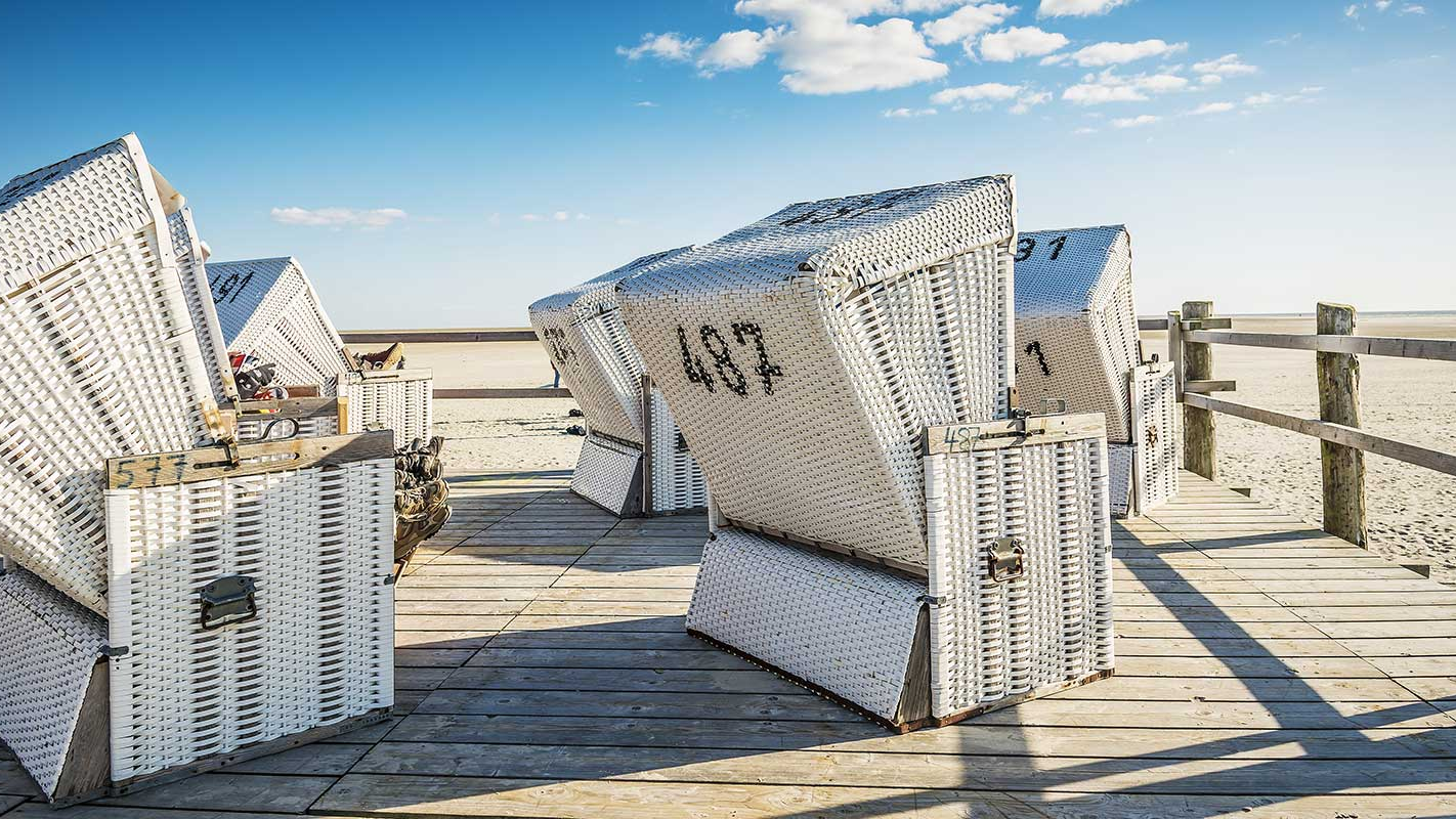 Urlaubsorte erwachen aus dem Winterschlaf, © Copyright (c) 2013 Wolfgang Zwanzger/Shutterstock