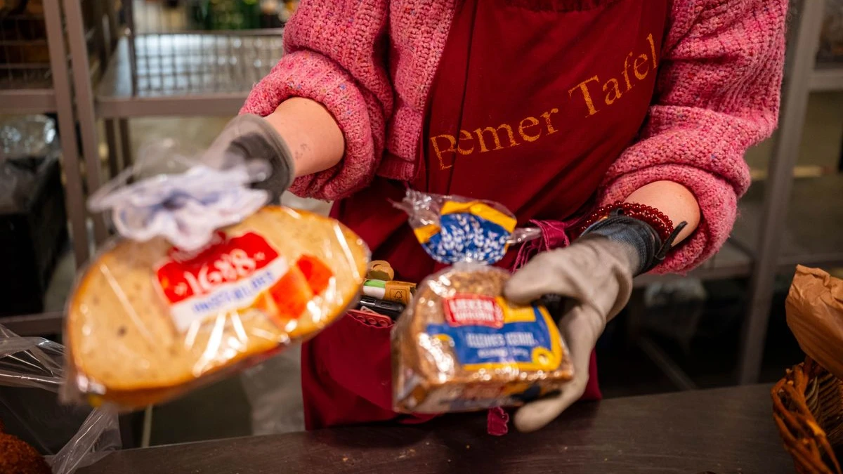 Hamburg Gıda Bankası Süpermarket Bağışlarında Büyük Düşüş Yaşıyor, © Sina Schuldt/dpa Hamburg Gıda Bankası Süpermarket Bağışlarında Büyük Düşüş Yaşıyor, © Sina Schuldt/dpa