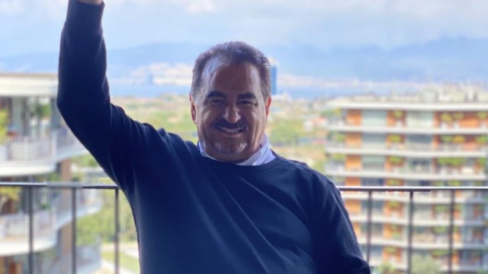 Ameliyattan Çıktı Lahmacun Yedi!, © fotoğraf sanatçının resmi instagramından alınmıştır