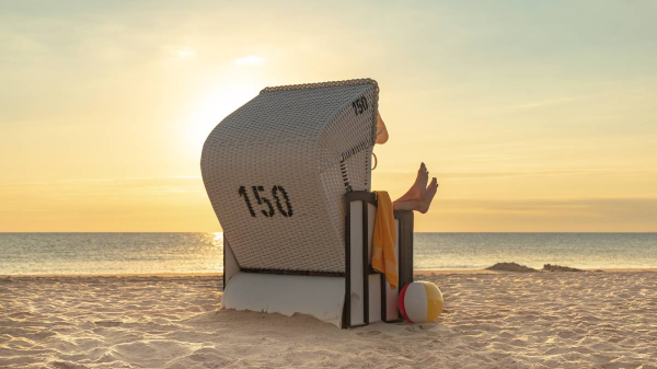 Meeresrauschen statt Marschmusik: Hier gibt's Alternativen zum Karneval - direkt an der Küste, © Foto: ii-graphics / Shutterstock