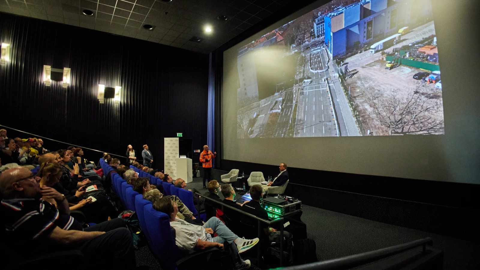 A100 Otoyolu Çalışmaları Gecikiyor!, © Jörg Carstensen/dpa A100 Otoyolu Çalışmaları Gecikiyor!, © Jörg Carstensen/dpa