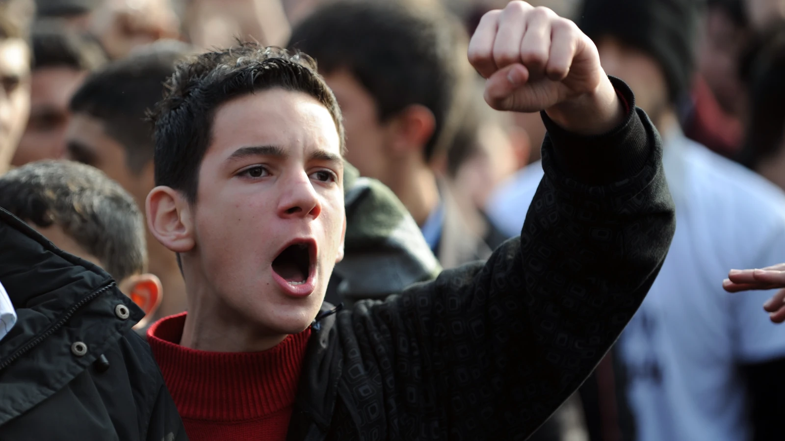 Bremen’de Anayasayı Koruma Raporu: Gençler Arasında Tehlikeli Radikalleşme Yükseliyor, © shutterstock Bremen’de Anayasayı Koruma Raporu: Gençler Arasında Tehlikeli Radikalleşme Yükseliyor, © shutterstock