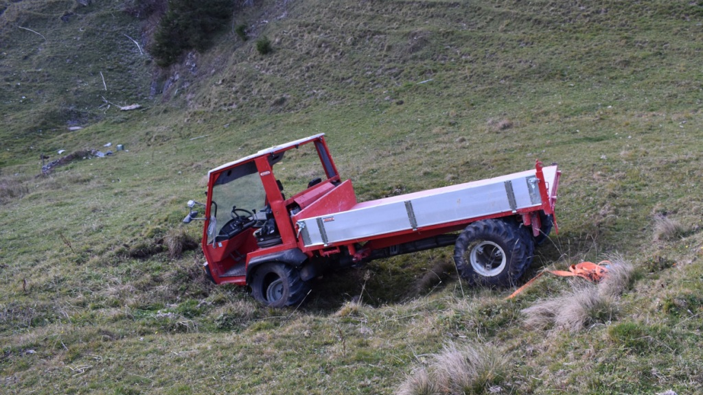 Mann stirbt in Urnäsch AR bei Unfall mit Landwirtschaftsfahrzeug, © Kantonspolizei St. Gallen