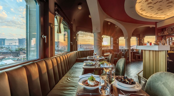 © Jules Verne Panoramabar