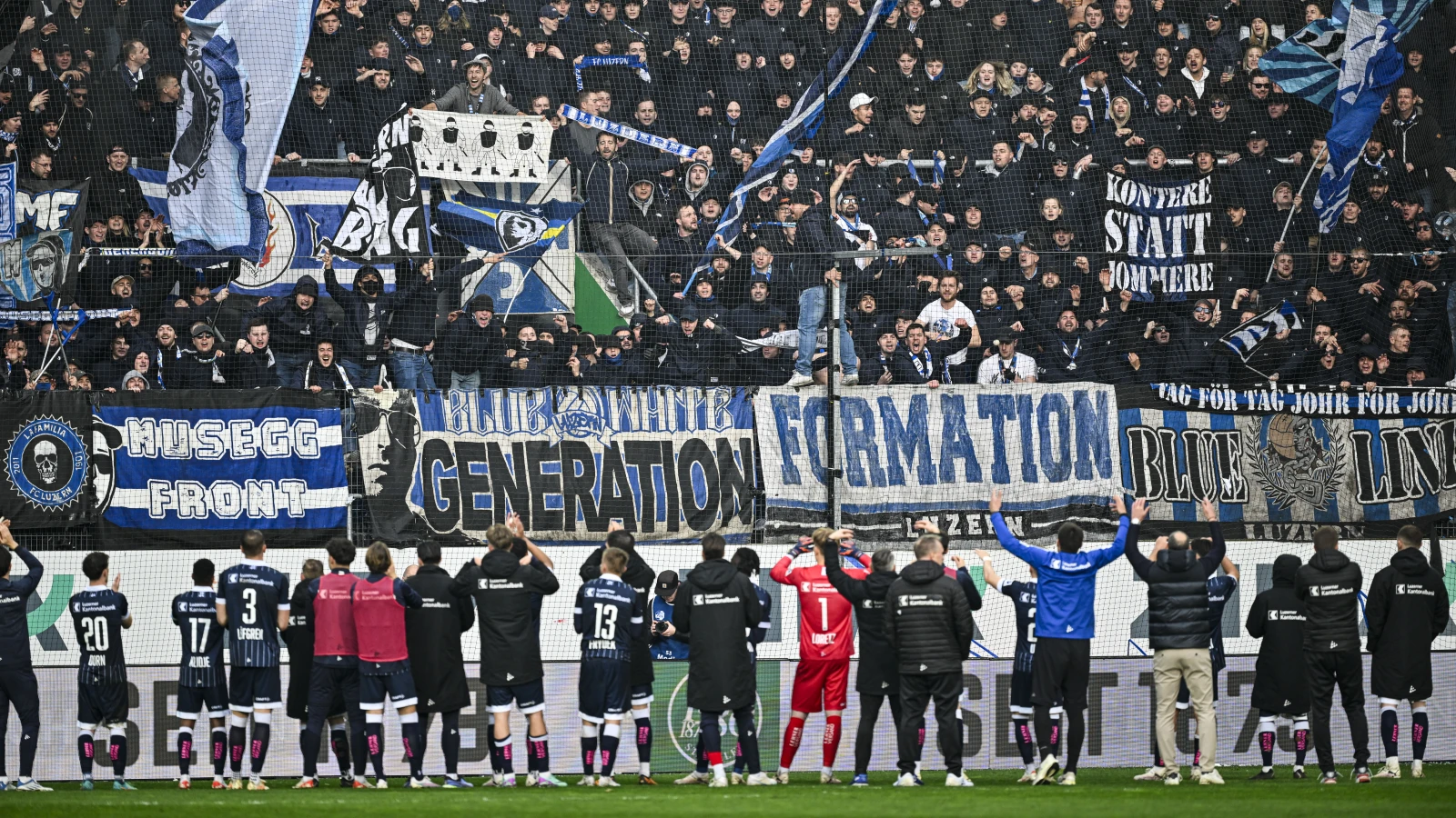 Gesperrter Gästesektor beim FC St. Gallen geöffnet, © KEYSTONE-SDA GIAN EHRENZELLER Gesperrter Gästesektor beim FC St. Gallen geöffnet, © KEYSTONE-SDA GIAN EHRENZELLER
