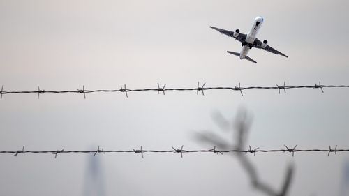 Almanya'da Sınır Dışı Etme Süreci Tartışma Konusu, © shutterstock