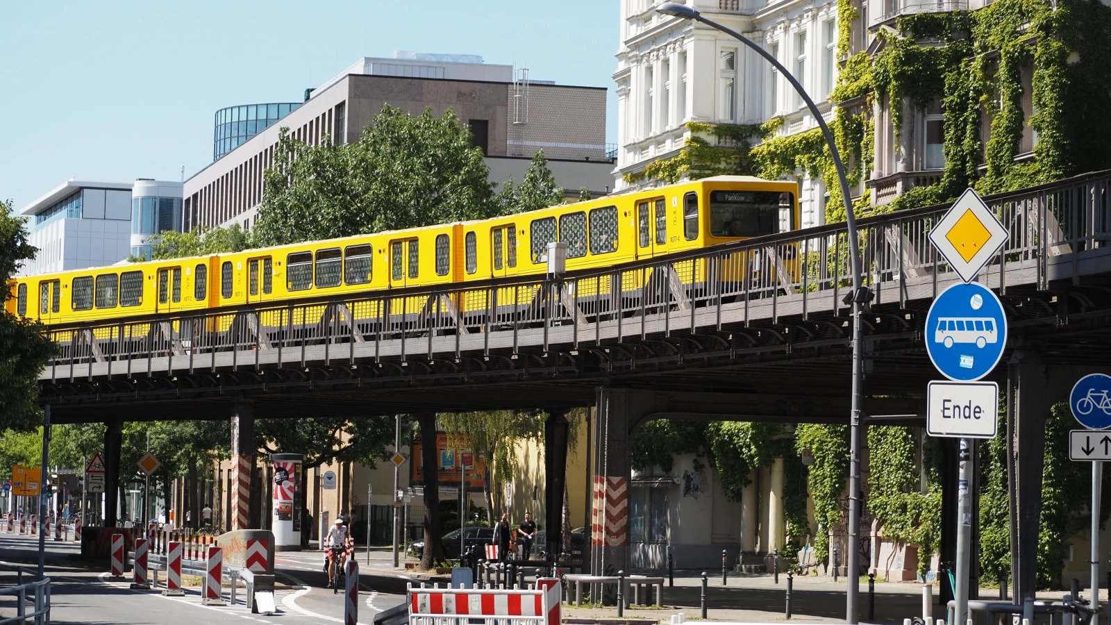Berlin'de U1 Metrosunda Aksaklık: Sürücü Eksikliği ve Eski Araçlar Krizi Derinleştiriyor, © shutterstock Berlin'de U1 Metrosunda Aksaklık: Sürücü Eksikliği ve Eski Araçlar Krizi Derinleştiriyor, © shutterstock