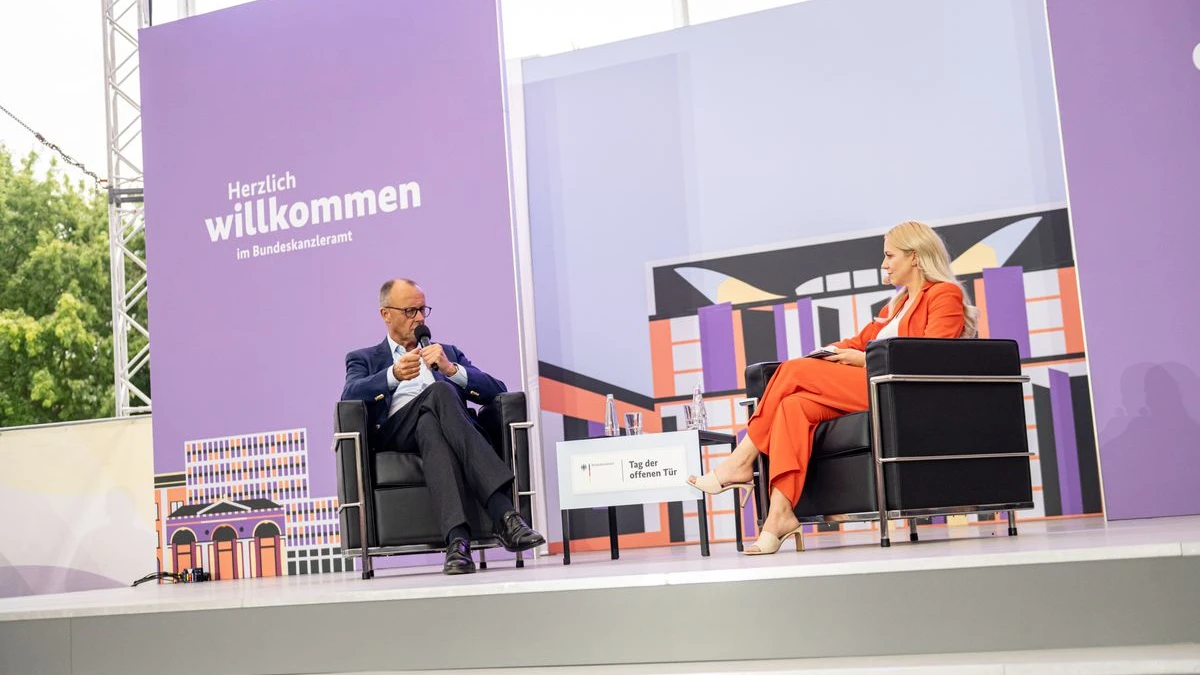 Hükümetin Açık Kapı Gününde 100 Bin Ziyaretçi!, © Fabian Sommer/dpa Hükümetin Açık Kapı Gününde 100 Bin Ziyaretçi!, © Fabian Sommer/dpa