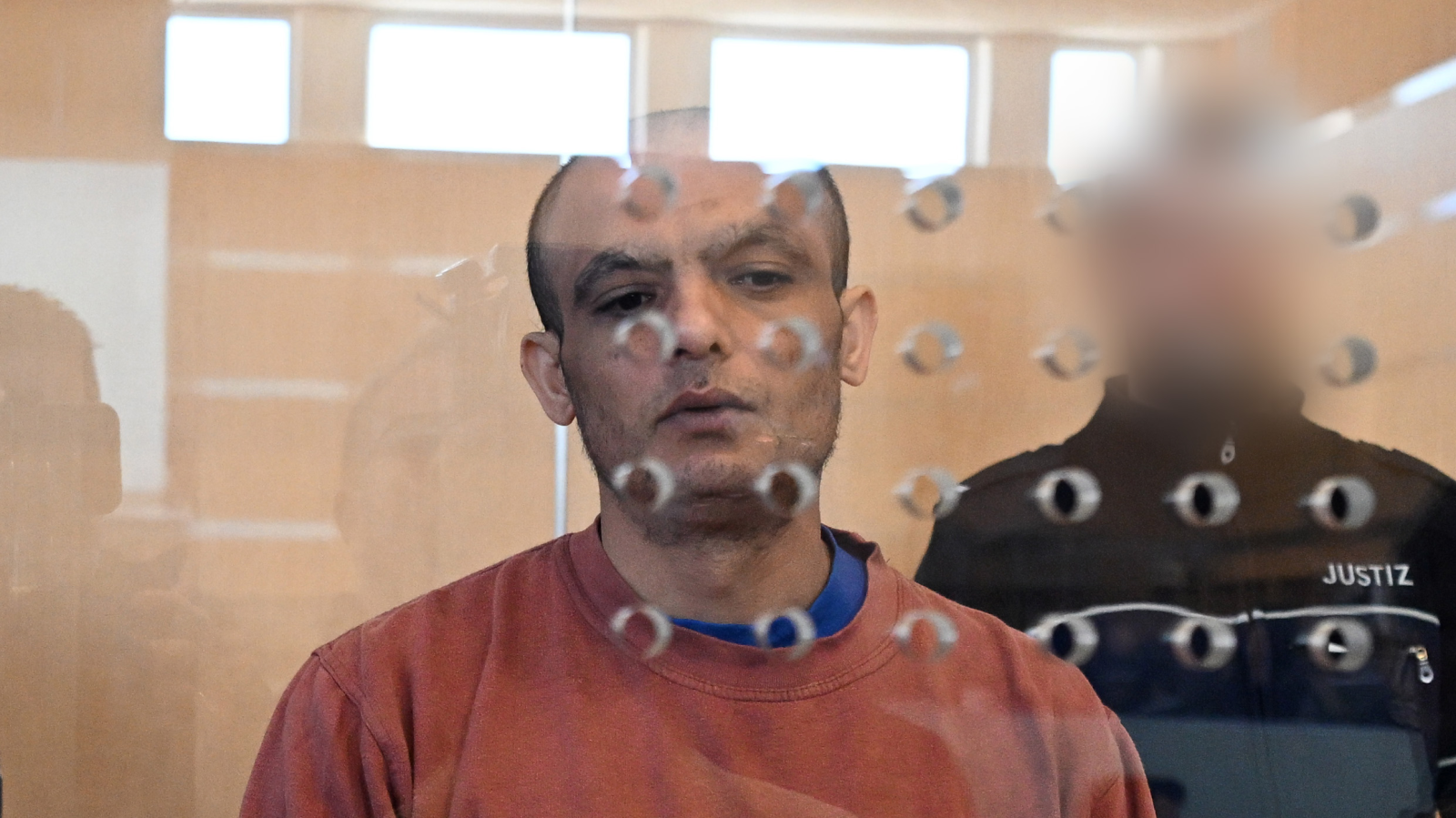 Bielefeld’deki Bıçaklı Saldırı Davasında İtiraf Geldi, © Federico Gambarini/dpa