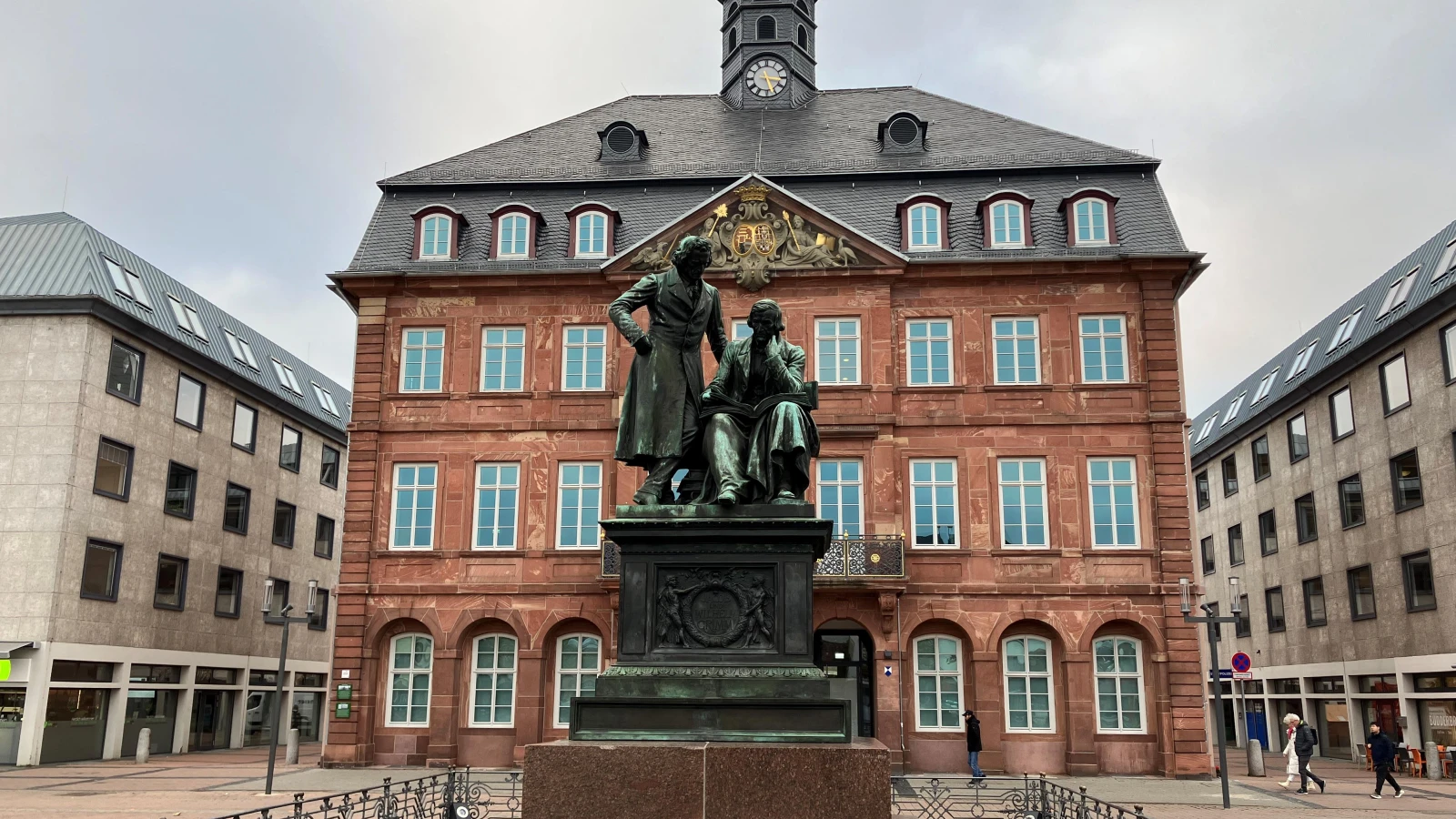 Hanau Büyük Şehir Kalmak İstiyor Ama?, © Foto: Michael Bauer/dpa Hanau Büyük Şehir Kalmak İstiyor Ama?, © Foto: Michael Bauer/dpa