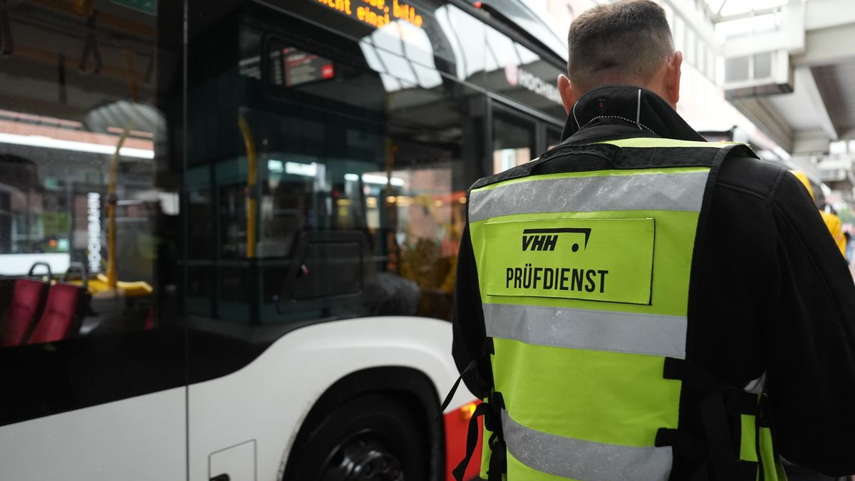 Hamburg’da büyük bilet kontrolü: Yaklaşık yüzde 3,5 biletsiz çıktı!, © Marcus Brandt/dpa