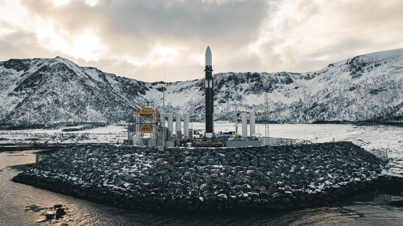 Alman Uzay Yörünge Roketi İnfilak Etti!, © dpa