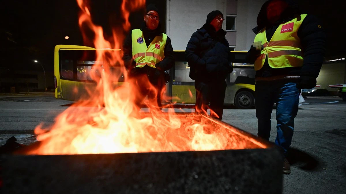 Berlin’de Toplu Taşımada Uyarı Grevleri Başladı!, © Sebastian Christoph Gollnow/dpa Berlin’de Toplu Taşımada Uyarı Grevleri Başladı!, © Sebastian Christoph Gollnow/dpa