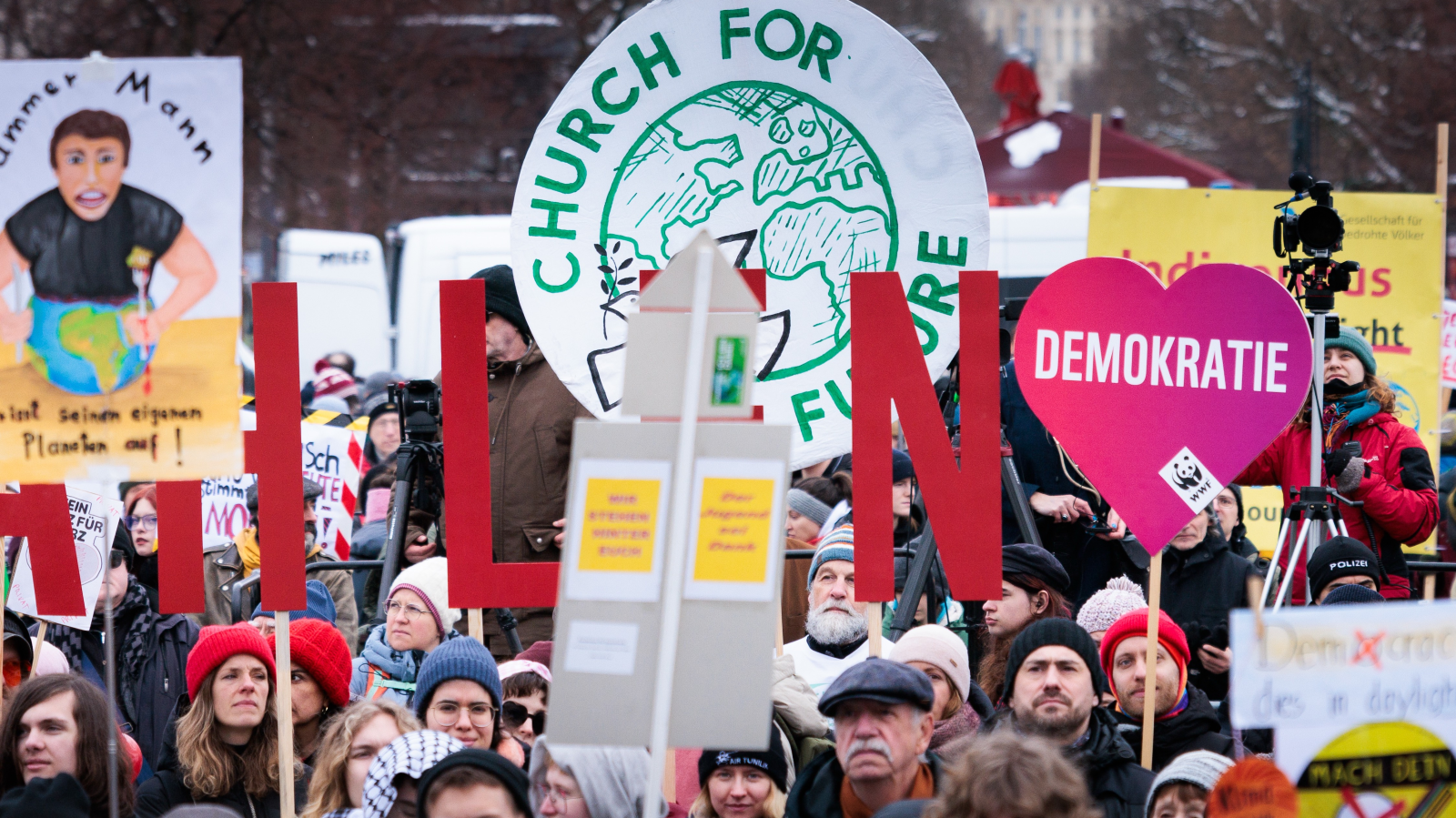 Berlin Kent Merkezi’nde Trafikte Aksaklıklar: Fridays for Future Brandenburger Tor'da!, © Carsten Koall/dpa