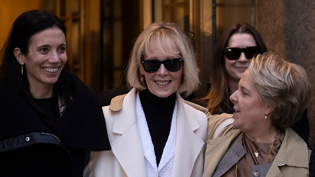 Trump zu Zahlung von 83 Millionen Dollar verurteilt, © Yuki Iwamura/FR171758 AP/AP