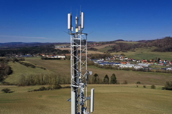 Die Verfügbarkeit von leistungsfähigem Funknetz hat sich laut Telekom verbessert. (Symbolbild), © Martin Schutt/dpa