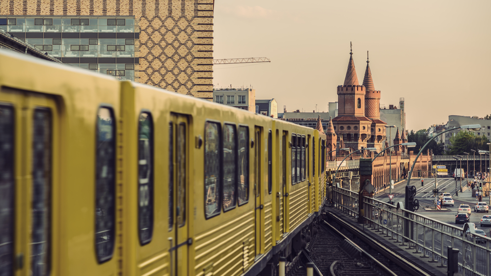 Bahn, © Shutterstock
