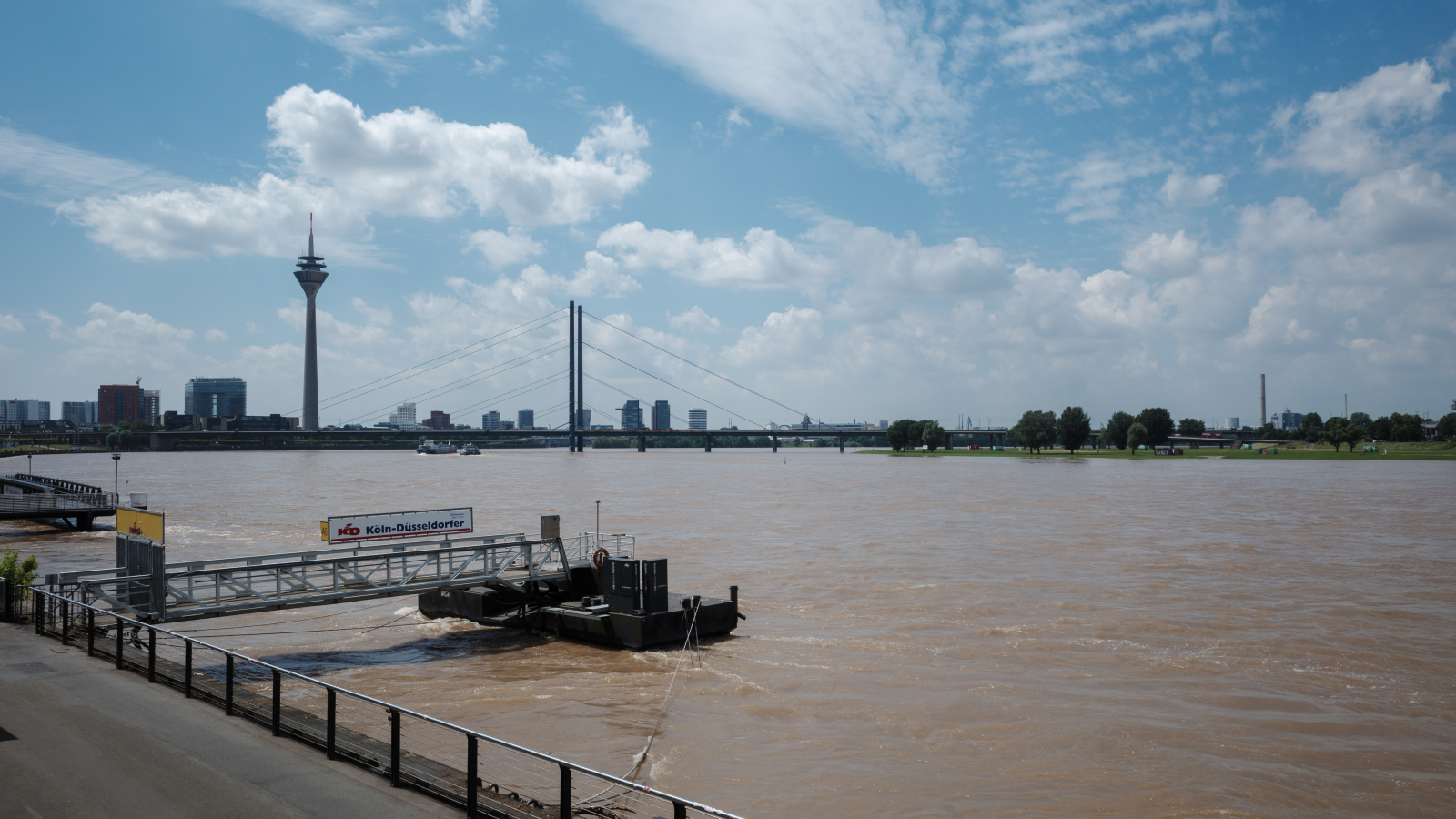 NRW'de Yine "Yeşil Noel": Kar Günleri Azalıyor, © shutterstoc