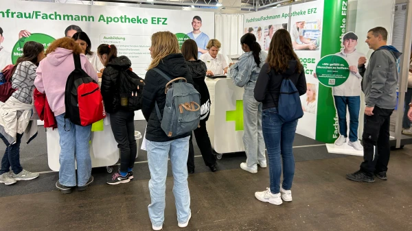 Die Berufe in der Apotheke, © z.V.g. Apotheken beider Basel Die Berufe in der Apotheke, © z.V.g. Apotheken beider Basel