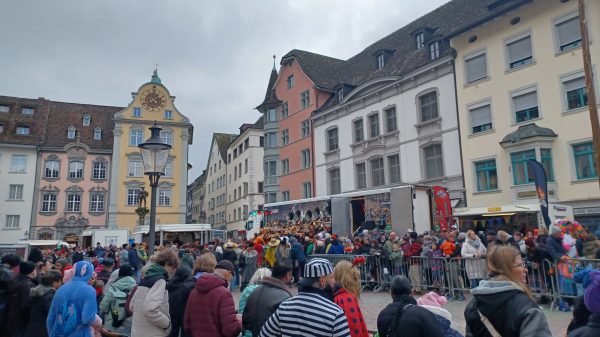 Zeltli und Konfetti in Schaffhauser Altstadt, © Radio Munot