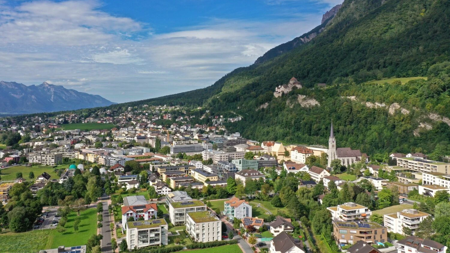 Gemeinde Vaduz unterstützt die Umsetzung der betreuten Wohnhäuser im «Rietle», © Gemeinde Vaduz Gemeinde Vaduz unterstützt die Umsetzung der betreuten Wohnhäuser im «Rietle», © Gemeinde Vaduz
