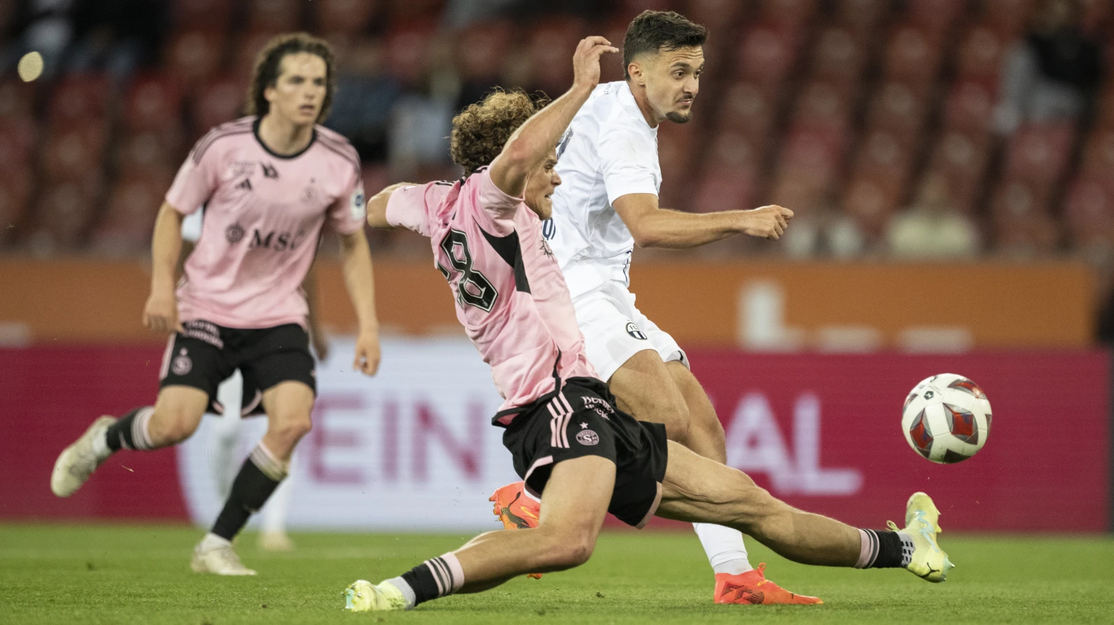 Pleite in Zürich beendet Genfer Meisterträume, © Keystone / Ennio Leanza Pleite in Zürich beendet Genfer Meisterträume, © Keystone / Ennio Leanza