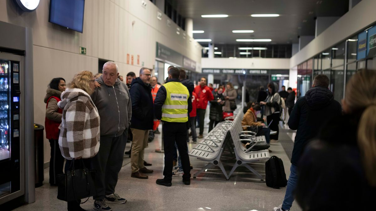 İspanya’da Yüksek Hızlı Trenler Çarpıştı: En Az 39 Ölü!, © Clara Carrasco/EUROPA PRESS/dpa