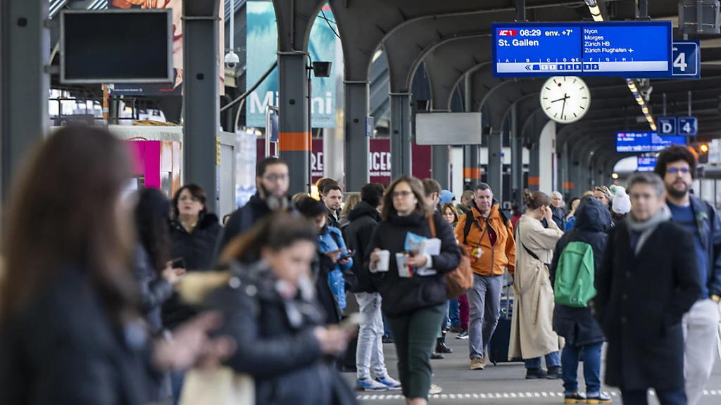 Rund 3,6 Millionen Menschen in der Schweiz pendeln zur Arbeit, © Keystone / SDA / Symbolbild Rund 3,6 Millionen Menschen in der Schweiz pendeln zur Arbeit, © Keystone / SDA / Symbolbild