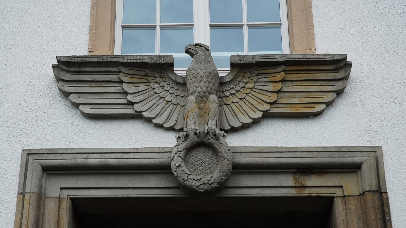 Nazi Sembolü "Reichsadler" Kamu Binalarında!, © BingenAmtsgericht