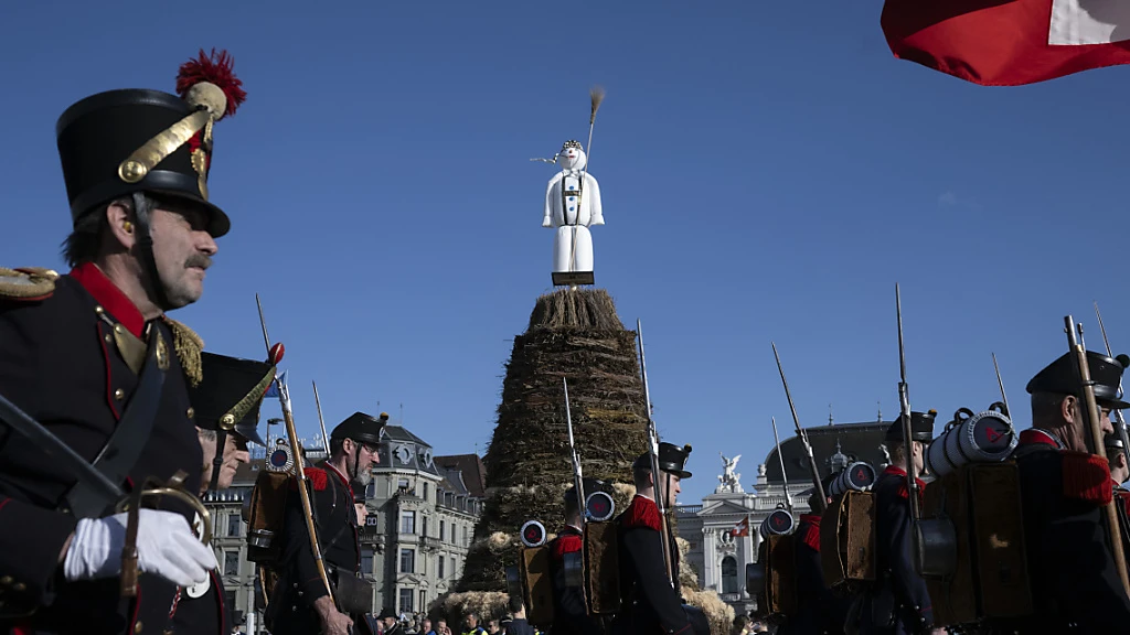 Böögg soll in Appenzell Ausserrhoden verbrannt werden, © Keystone/SDA Böögg soll in Appenzell Ausserrhoden verbrannt werden, © Keystone/SDA