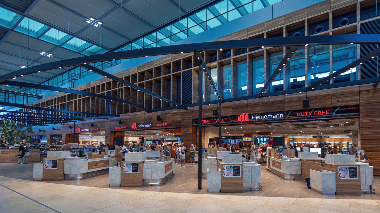 Berlin Havalimanı Ödül Aldı Ama Yolcu Memnuniyetinde Sınıfta Kaldı, © shutterstock