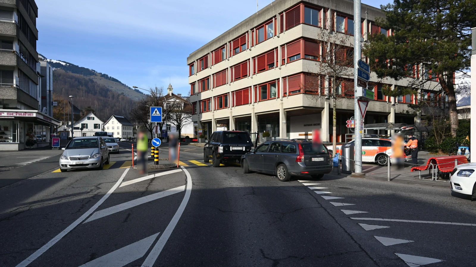 Auffahrunfall vor Fussgängerstreifen in Buchs, © Kantonspolizei St. Gallen Auffahrunfall vor Fussgängerstreifen in Buchs, © Kantonspolizei St. Gallen