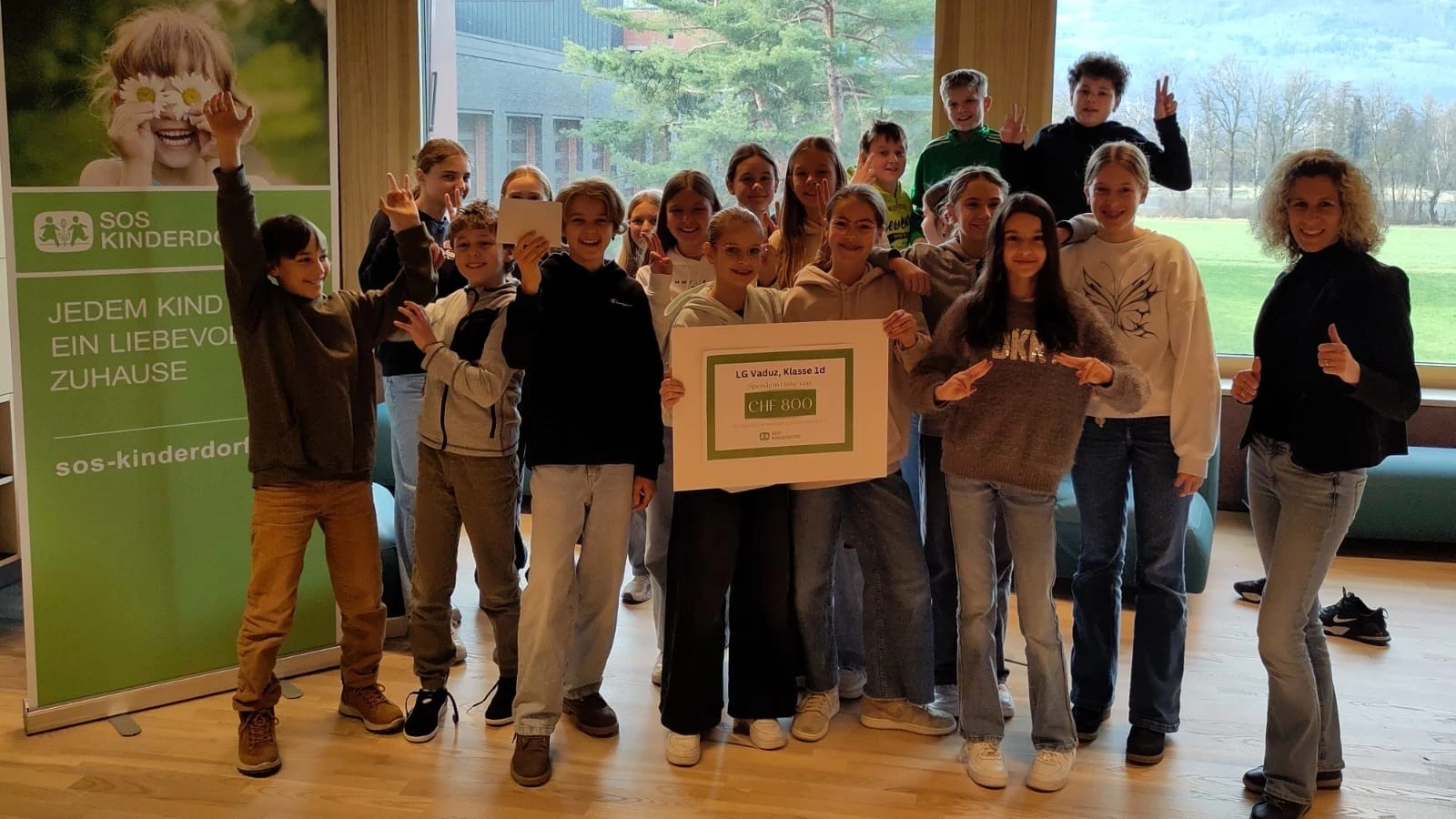 Cookies-for-Kids-Aktion Geld gesammelt , © SOS-Kinderdorf Liechtenstein Cookies-for-Kids-Aktion Geld gesammelt , © SOS-Kinderdorf Liechtenstein