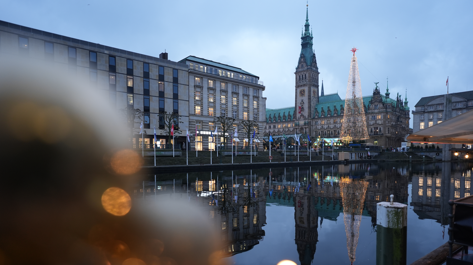 Hamburg’da yılbaşı gecesi İç Alster Gölü ve Belediye Meydanı’nda havai fişek yasağı, © Marcus Brandt/dpa