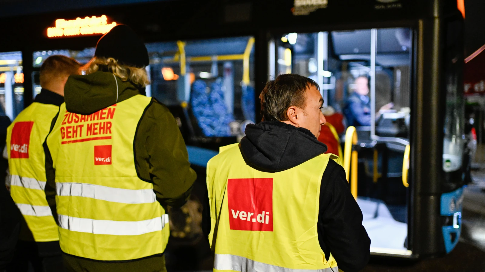 Baden-Württemberg'de Otobüs Seferlerinde Kısıtlamalar Bekleniyor, © dpa Baden-Württemberg'de Otobüs Seferlerinde Kısıtlamalar Bekleniyor, © dpa