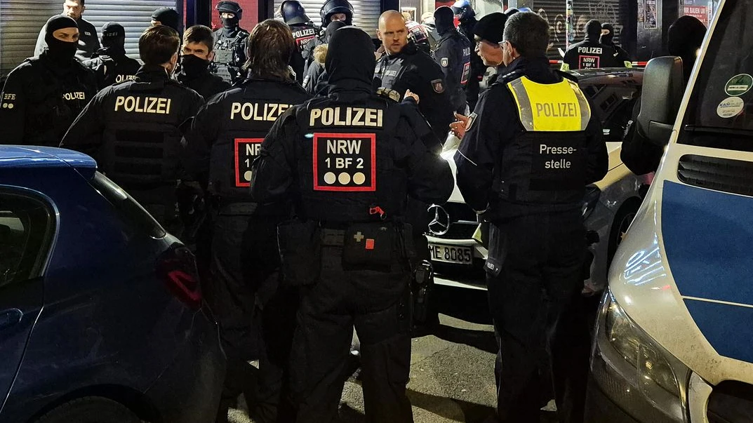 Kaçak Shisha Operasyonu: Uyuşturucu ve Nakit Ele Geçirildi!, © Sascha Thelen/dpa Kaçak Shisha Operasyonu: Uyuşturucu ve Nakit Ele Geçirildi!, © Sascha Thelen/dpa